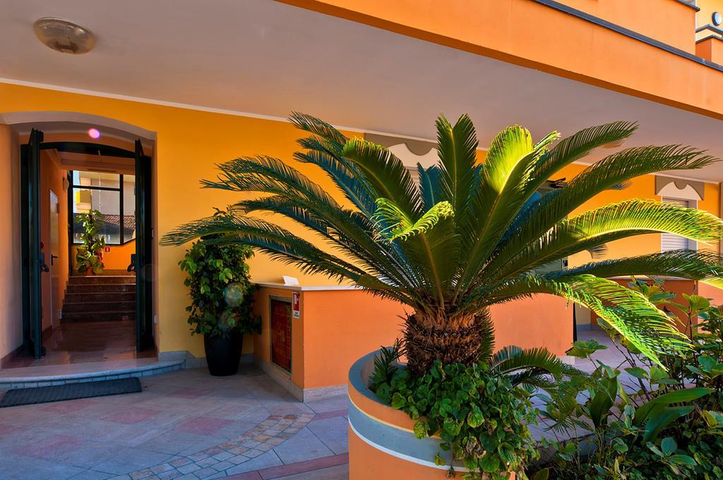 Albergo Ristorante Pozzi Bellaria-Igea Marina Exterior photo