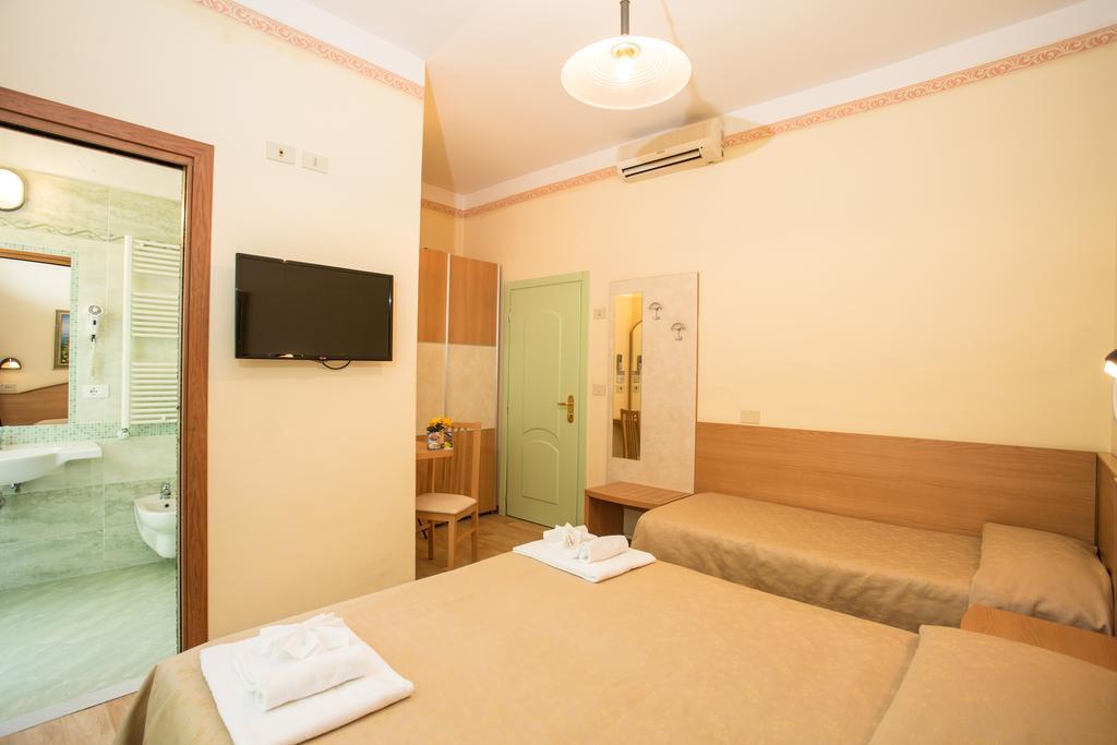Albergo Ristorante Pozzi Bellaria-Igea Marina Exterior photo