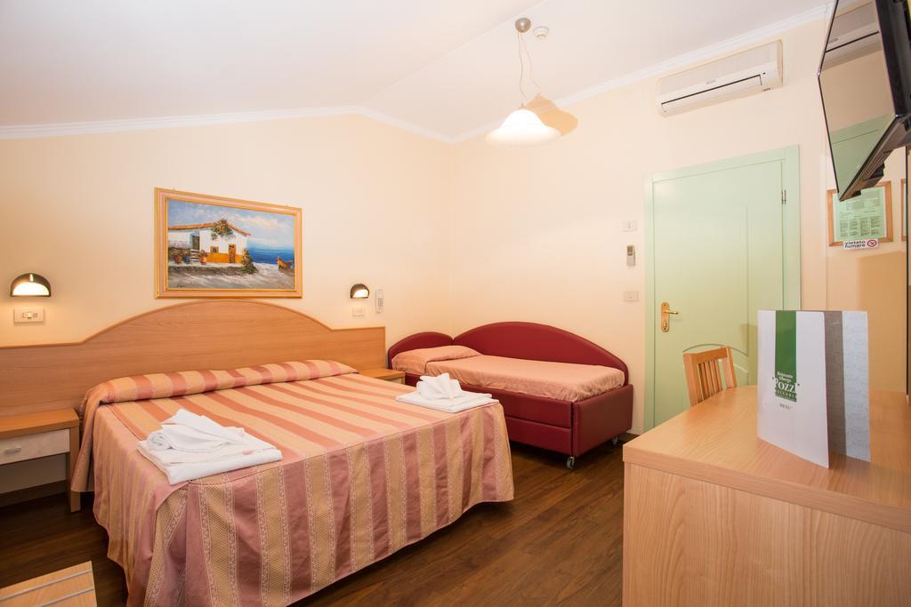 Albergo Ristorante Pozzi Bellaria-Igea Marina Exterior photo
